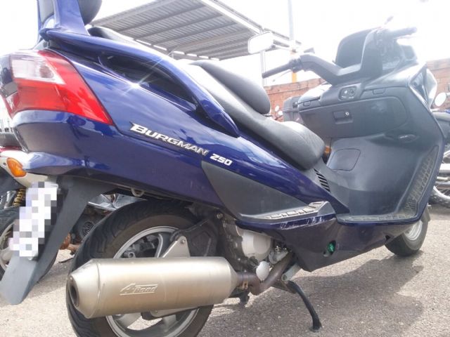 Detenido el conductor de una motocicleta que se dio a la fuga con dos pasajeros - 1, Foto 1