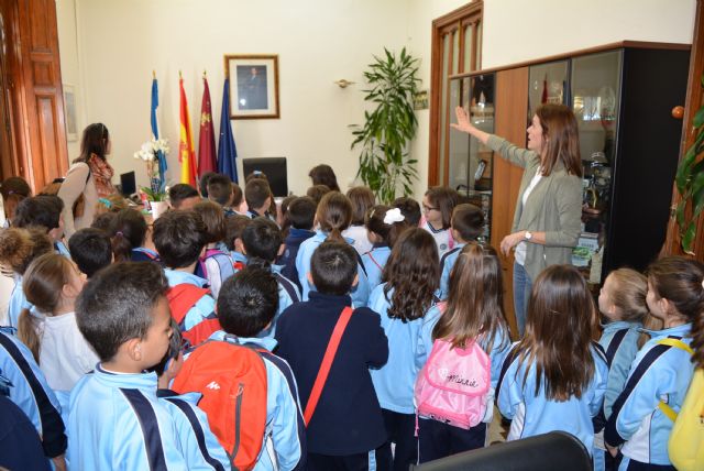 Los alumnos del colegio María Inmaculada visitan el Ayuntamiento - 2, Foto 2