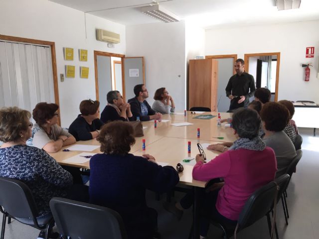 El Pachequero Berman impartió talleres de Ilustración mediante la técnica del collage en San Cayetano y Torre-Pacheco - 4, Foto 4