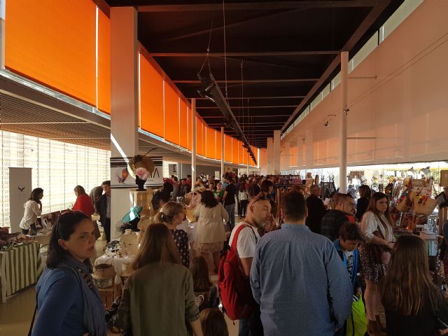 El Batel acoge este fin de semana la IV Feria de Diseño y Otras Artes organizada por La Hormiga Hippy Market - 1, Foto 1