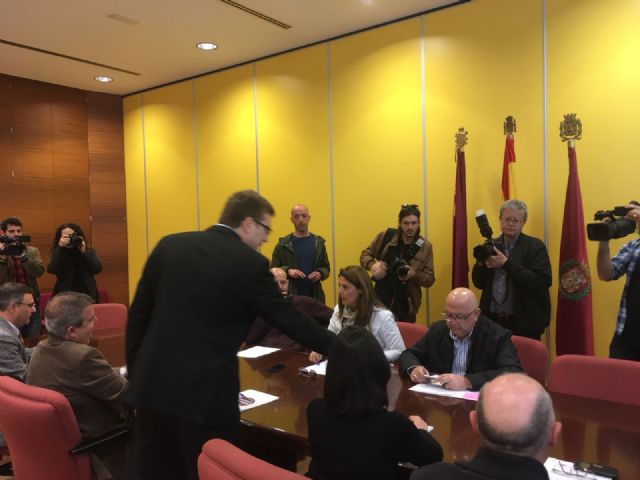 Cs anuncia que congela sus relaciones con el Gobierno tras la decisión de colocar de interventor a un ex dirigente del PSOE - 1, Foto 1