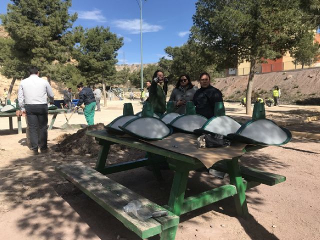 El Parque de Los Peñones, situado en el Barrio San Antonio, mejorará su vegetación, red de riego, alumbrado y mobiliario urbano gracias a una inversión municipal de 7.500 euros - 1, Foto 1
