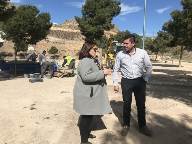 El Parque de Los Peñones, situado en el Barrio San Antonio, mejorará su vegetación, red de riego, alumbrado y mobiliario urbano gracias a una inversión municipal de 7.500 euros - 4, Foto 4