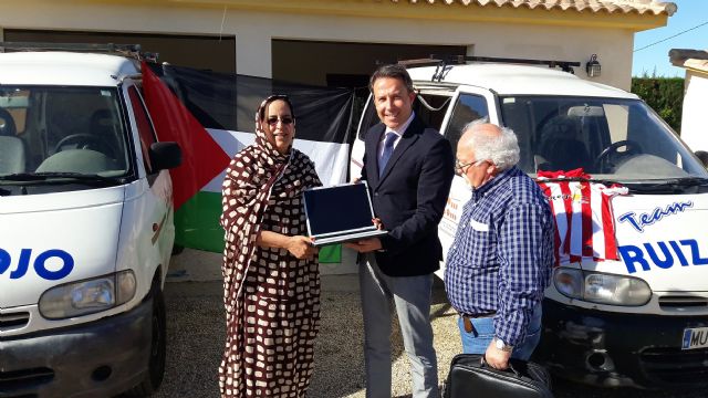 El Ayuntamiento dona dos furgonetas del parque móvil municipal a la Asociación de Amigos del Pueblo Saharaui, que prestarán servicio en los campamentos del Sahel - 1, Foto 1