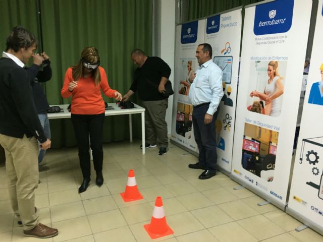 El Ayuntamiento de San Javier conciencia a sus trabajadores sobre los accidentes laborales de tráfico - 3, Foto 3