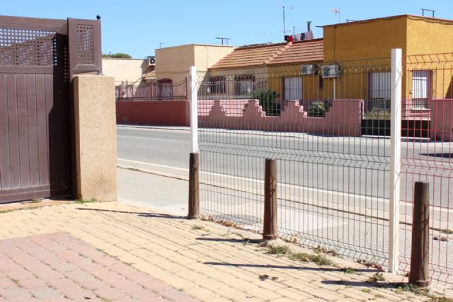 Ciudadanos recoge las quejas vecinales y denuncia una nueva “negligencia municipal” en la Plaza del Cerezo de La Palma - 1, Foto 1