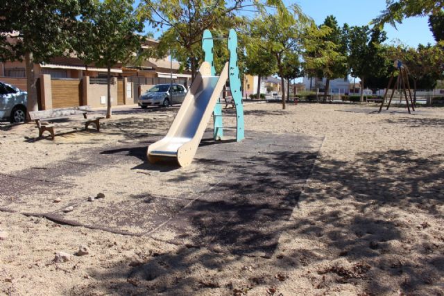 Ciudadanos recoge las quejas vecinales y denuncia una nueva “negligencia municipal” en la Plaza del Cerezo de La Palma - 4, Foto 4