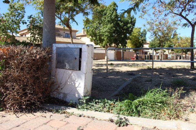 Ciudadanos recoge las quejas vecinales y denuncia una nueva “negligencia municipal” en la Plaza del Cerezo de La Palma - 5, Foto 5