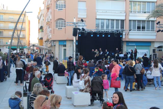 La campaña Sal de Compras llena de música y animación el centro urbano de San Pedro del Pinatar - 4, Foto 4