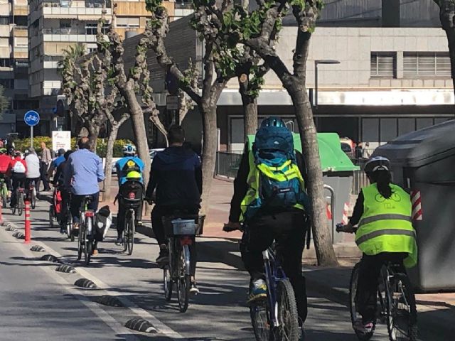 Un paseo solidario por los carriles bici de la ciudad - 2, Foto 2