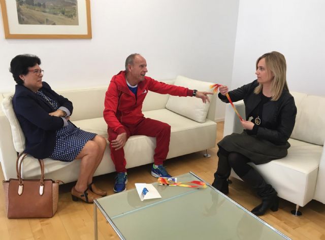 El velocista torreño Ángel Salinas, reconocido en su pueblo por su triple corona nacional - 3, Foto 3
