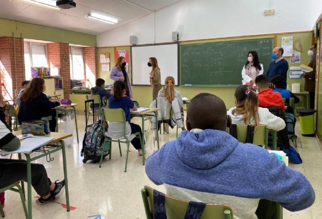 Alumnos el CEIP Ciudad de Murcia destacan la vida de mujeres pioneras - 4, Foto 4