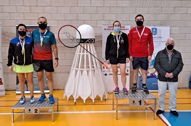 Dos oros, dos platas y un bronce para el Bádminton Las Torres en el circuito nacional senior - 4, Foto 4