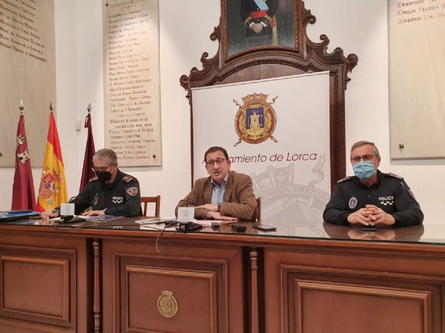 La Policía Local de Lorca identificó en 2021 a 5.460 personas y realizó 3.583 controles a vehículos en el ejercicio de su servicio para garantizar la seguridad de todos los lorquinos y lorquinas - 1, Foto 1