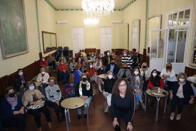 La asociación de Amas de Casa organiza la charla Stop al comer emocional - 1, Foto 1