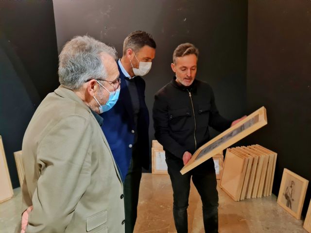 Artes plásticas y literatura se dan la mano en la nueva exposición de la Compañía de Jesús protagonizada por Pascual Adolfo - 1, Foto 1