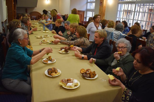 La asociación de mujeres Isabel González vuelve a sacar su lado más dulce con el 8 de marzo - 2, Foto 2