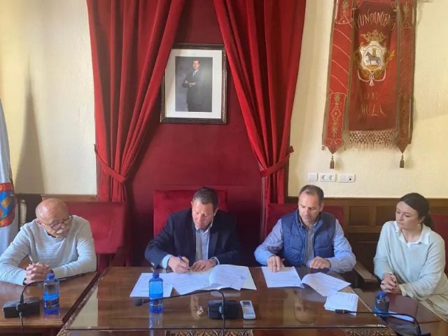 El Ayuntamiento de Mula suscribe el convenio de colaboración con la Asociación de Tamboristas - 1, Foto 1