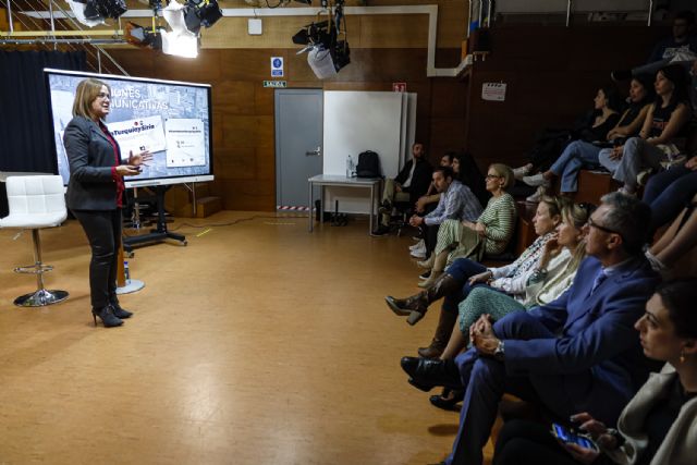 Isabel Franco imparte en la UCAM una charla sobre la comunicación en situaciones de crisis humanitarias - 1, Foto 1