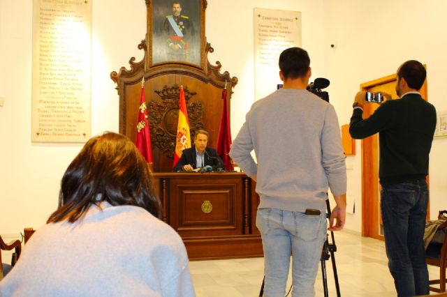 La intermediación del Ayuntamiento permitirá que 200 familias del seísmo reciban el casi un millón de euros que el Estado les adeuda - 1, Foto 1