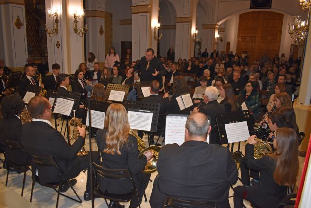 La banda y el coro de la asociación Amigos de la Música anuncian la Semana Santa con su tradicional concierto - 4, Foto 4