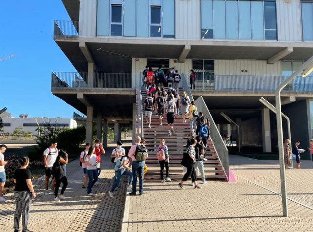 Lorca acoge a 150 estudiantes y una treintena profesores de 12 universidades europeas dentro de los Programas de Movilidad Mixta de Erasmus - 2, Foto 2