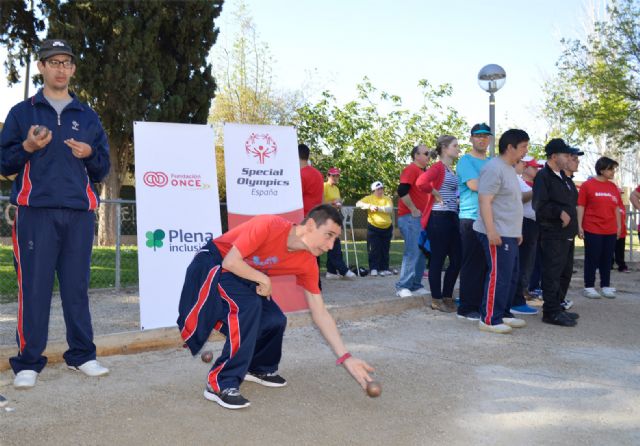 Más de 70 deportistas con discapacidad intelectual de toda la Región participan en el encuentro de petanca de Plena inclusión