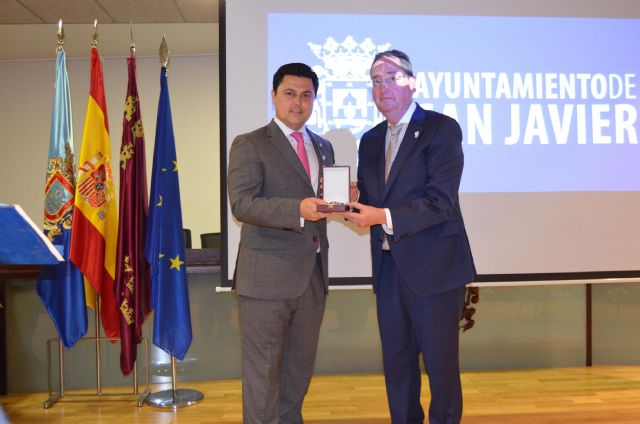 Aidemar recibió anoche la Medalla de Oro de la Villa de San Javier - 1, Foto 1