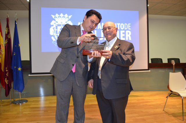 Aidemar recibió anoche la Medalla de Oro de la Villa de San Javier - 2, Foto 2