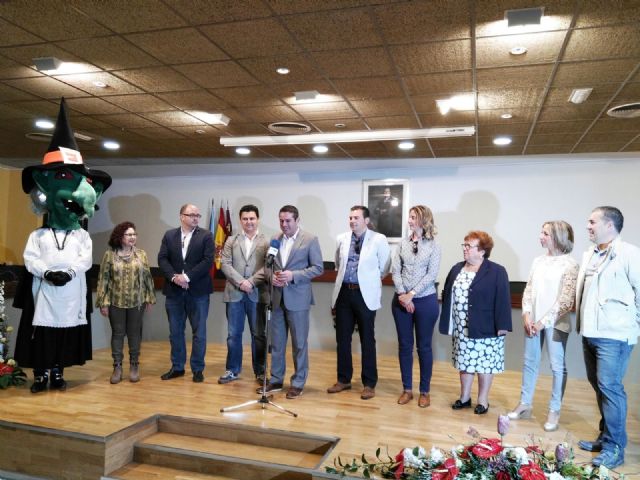 Las candidatas a reinas y la Bruja de las Fiestas de Alcantarilla visitaron San Javier - 1, Foto 1