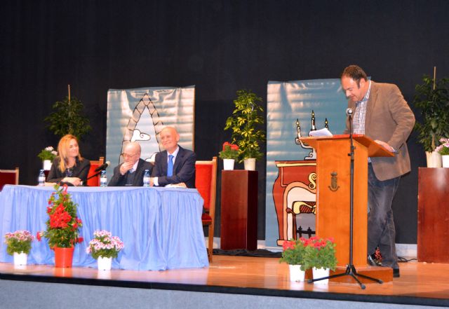Sentido homenaje al ex alcalde Domingo Coronado del grupo Tejuba y la asociación literaria Las Torres - 2, Foto 2