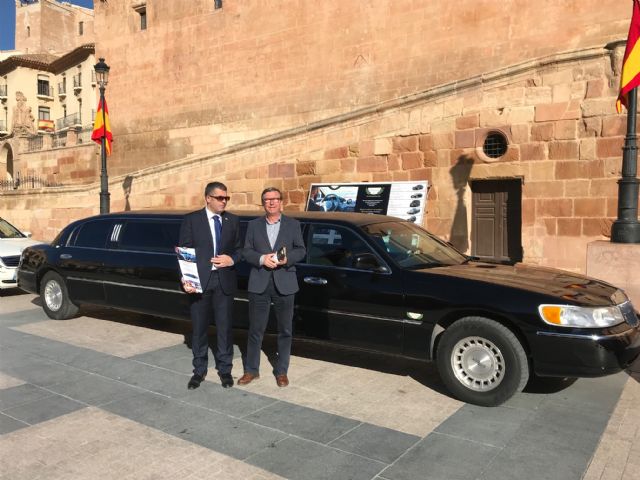 Lorca amplía su oferta turística con la posibilidad de recorrer el municipio y sus puntos de interés cultural en limusina o coche clásico, entre otros vehículos - 1, Foto 1