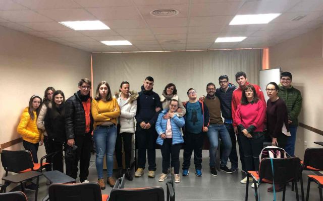 El Ayuntamiento de Caravaca realiza una campaña de sensibilización para prevenir el consumo de alcohol en menores - 3, Foto 3