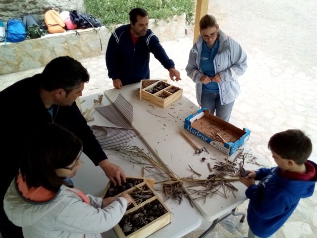 Los usuarios de Afemac participan en una jornada medio ambiental en el Molino del Saltaor - 1, Foto 1