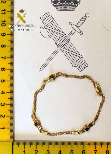 La Guardia Civil desmantela un grupo juvenil relacionado con, al menos, una quincena de robos en viviendas - 3, Foto 3