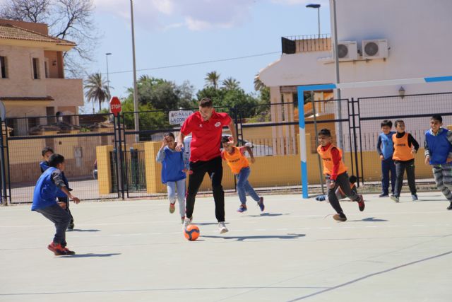 Fabio y Pito comparten la jornada con los escolares del CEIP Severo Ochoa de San Javier - 4, Foto 4