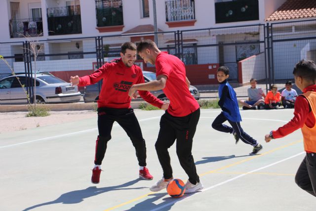 Fabio y Pito comparten la jornada con los escolares del CEIP Severo Ochoa de San Javier - 5, Foto 5