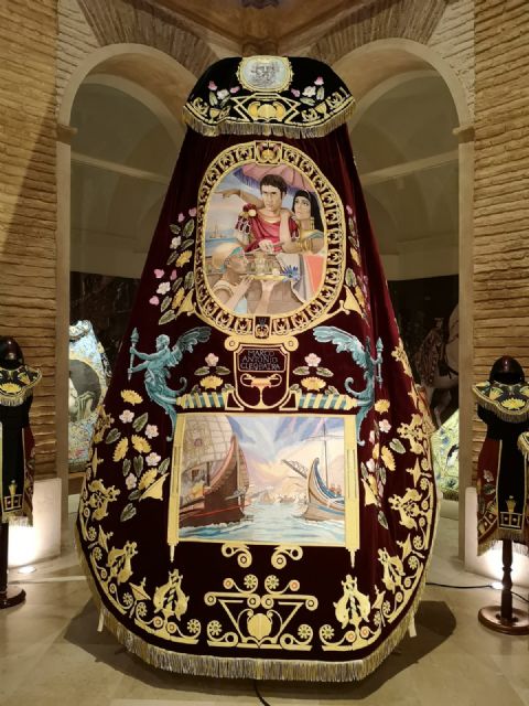 El grupo de Marco Antonio con nuevo manto, carro y esclavos, y los paños de Julio César, principales estrenos del Paso Azul para la Semana Santa de 2019 - 3, Foto 3
