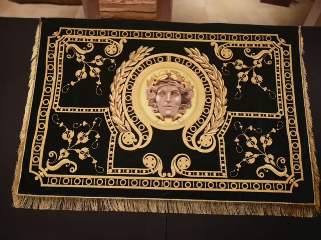 El grupo de Marco Antonio con nuevo manto, carro y esclavos, y los paños de Julio César, principales estrenos del Paso Azul para la Semana Santa de 2019 - 5, Foto 5