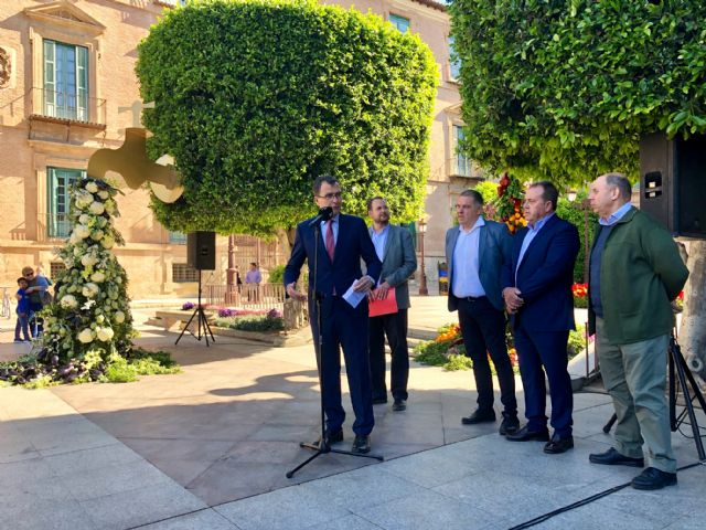 Las Fiestas de Primavera celebran los 40 años del trasvase con 750 kilos de hortalizas murcianas en la plaza de La Merced - 1, Foto 1