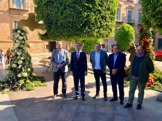 Las Fiestas de Primavera celebran los 40 años del trasvase con 750 kilos de hortalizas murcianas en la plaza de La Merced - 4, Foto 4