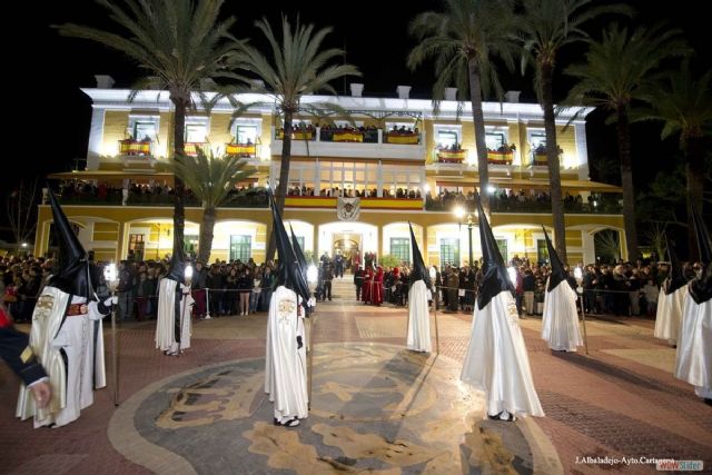 Los apóstoles salen de los cuarteles para procesionar el Miérocles en el Prendimiento - 1, Foto 1