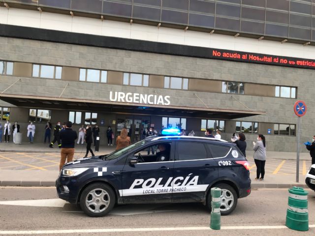 Los Alcaldes del Área Sanitaria VIII Mar Menor se suman al aplauso a los sanitarios del Hospital Los Arcos - 5, Foto 5