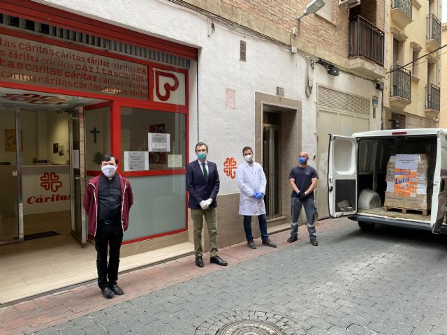 Cáritas recibe un cargamento solidario de más de 1.300 productos de limpieza e higiene para los más vulnerables - 1, Foto 1