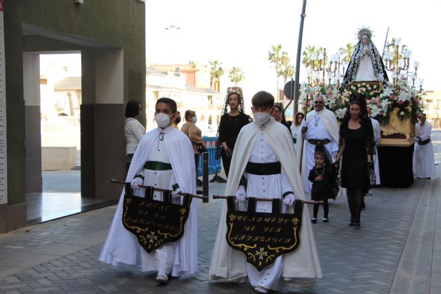 La Virgen de La Soledad, entre saetas y flores, penúltima procesión de  Semana Santa en San Pedro del Pinatar - 1, Foto 1