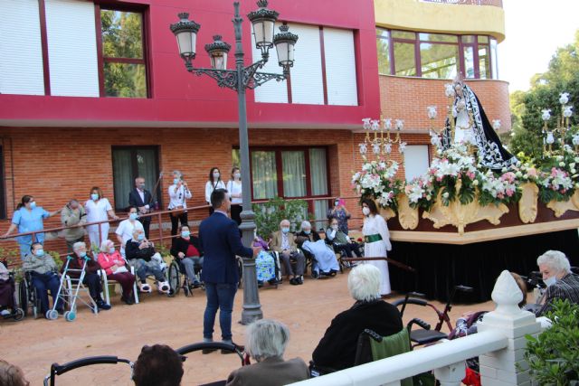 La Virgen de La Soledad, entre saetas y flores, penúltima procesión de  Semana Santa en San Pedro del Pinatar - 3, Foto 3