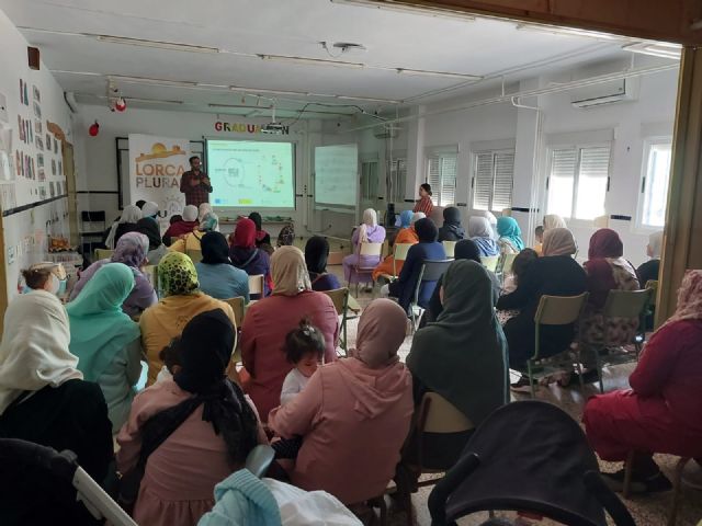 La concejalía de Diversidad imparte charlas en los centros escolares sobre hábitos de estudio y de salud, bajo el título La Educación, cosa de dos: colegio y familia - 1, Foto 1