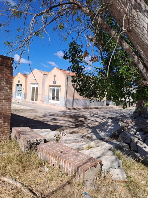Denuncian que el Cementerio, con tapias derrumbadas meses y meses, está abierto y desprotegido - 3, Foto 3