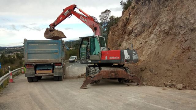 Refuerzan el talud en la vía que une Caravaca de la Cruz con Moratalla - 1, Foto 1