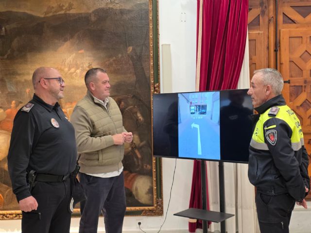 El Ayuntamiento de Lorca duplica el personal de señalización viaria para reforzar la seguridad y el mantenimiento de calles y carreteras de todo el municipio - 2, Foto 2
